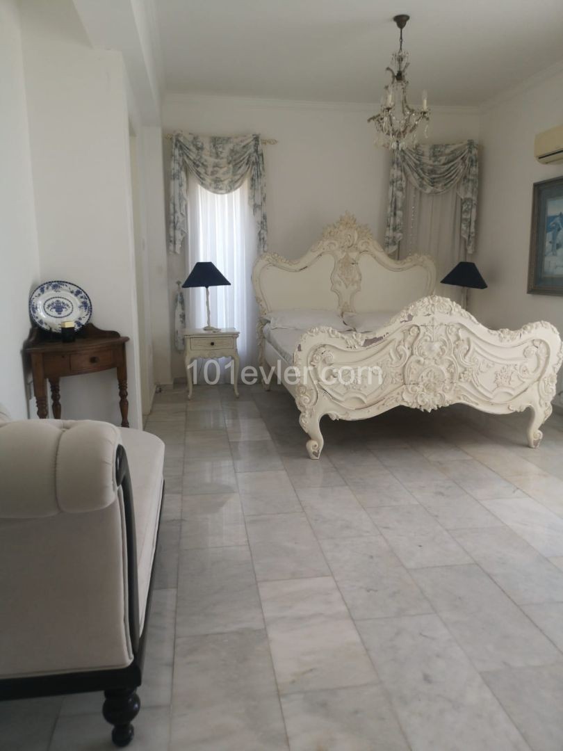 Girne Esentepe günlük kiralık villa, özel havuzlu( tek gün ve organizasyonlarda  insan sayısına göre  fiyat değişir)