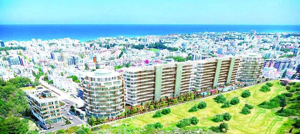 Girne Havuzlu güvenlikli sitede dağ deniz havuz manzaralı yüksek kat full eşyalı