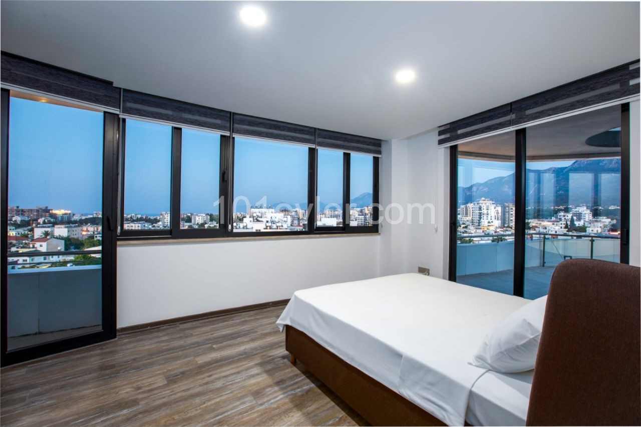 Girne Belediyesine yakın residans binada Penthouse full eşyalı daire