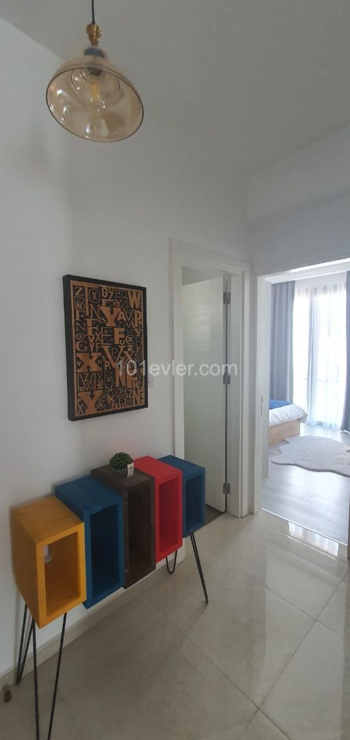 Girne Zeytinlik 3 min to drive center,91 m2 flats with a communal pool .