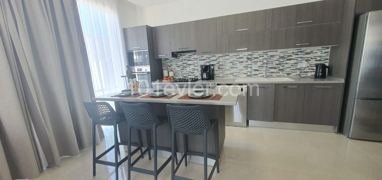 Girne Zeytinlik 3 min to drive center,91 m2 flats with a communal pool .