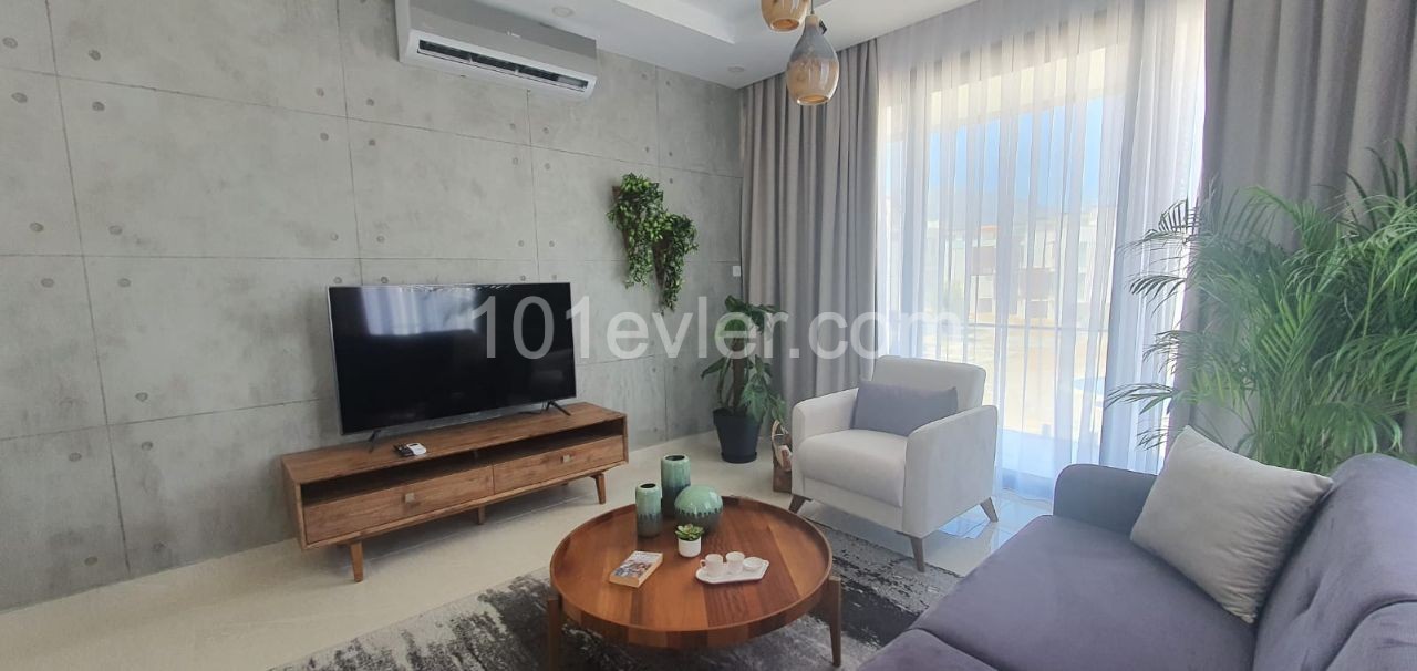 Girne Zeytinlik 3 min to drive center,91 m2 flats with a communal pool .