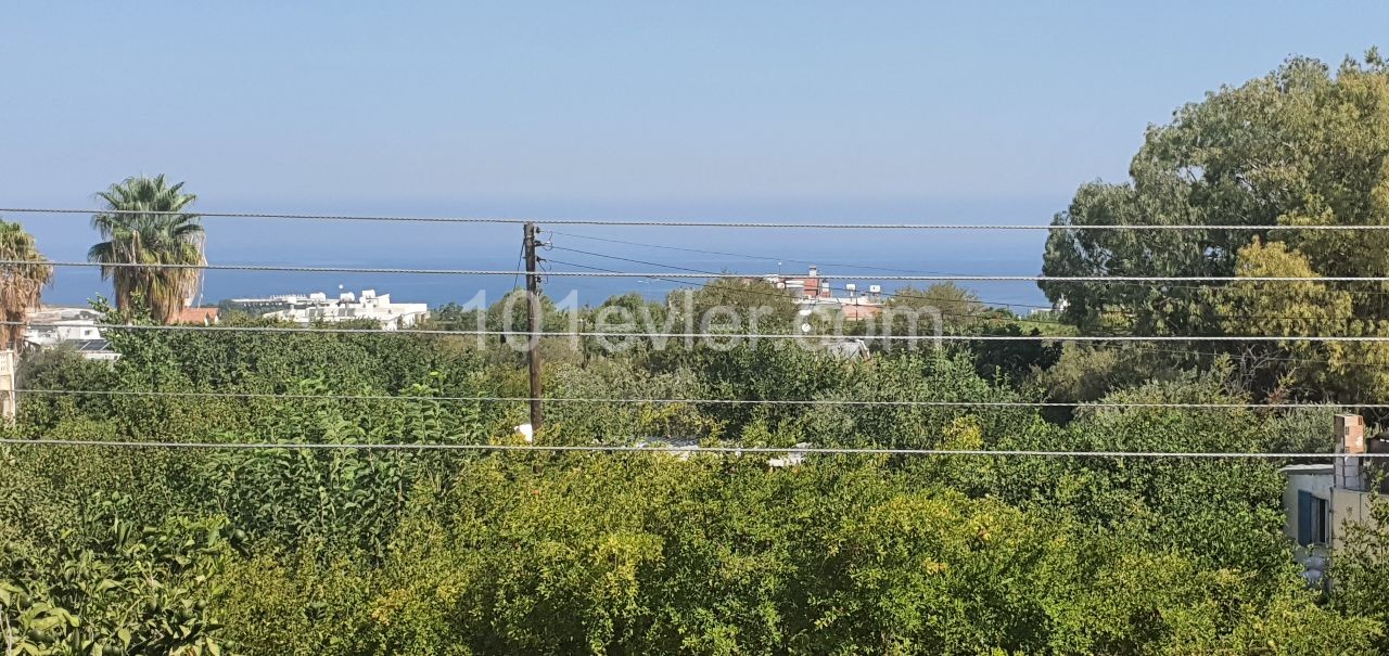 Kyrenia,Çatalköy...Near by Asil Nadir's Meantion House. 6 bedroom,2 dining room,2 kitchen...5x10 Pool, 2680 m2 garden...Sea and mauntain view...Exchange Tittle deeds on owners name.