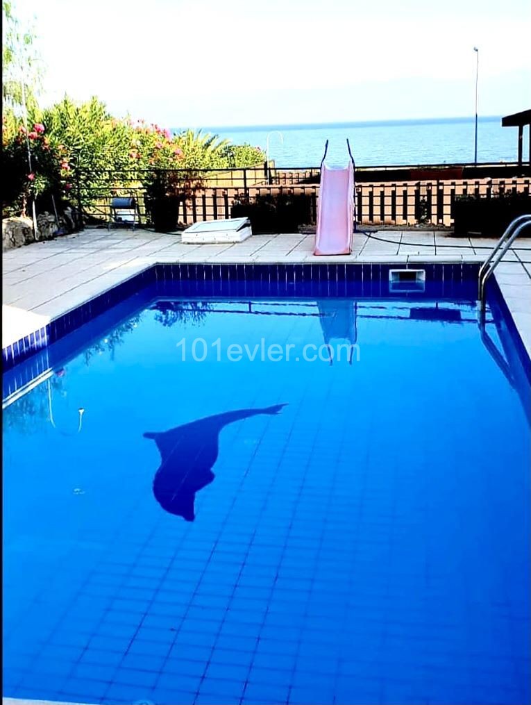 Kyrenia Esentepe district,4+1. 160 m2... The plot is 65 Decm2 4x8 With a Private Pool.. 300 meters from the sea, 500 meters from the supermarket and 750 meters from the beach.. The equivalent cob ** 