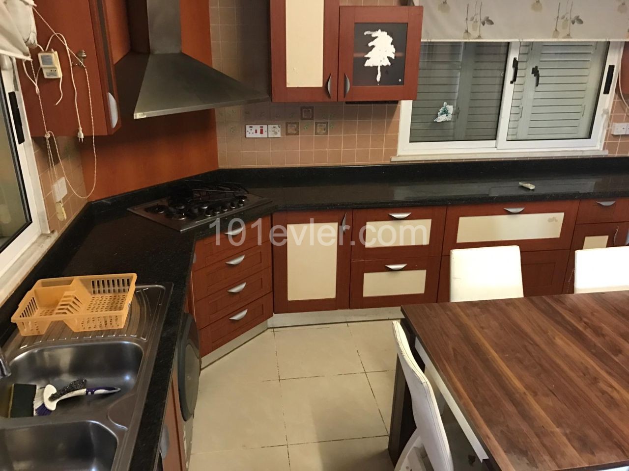 3 bedroom villa in Lefkoşa, Yenişehir ( year upfront, 1 deposut, 1 rent)