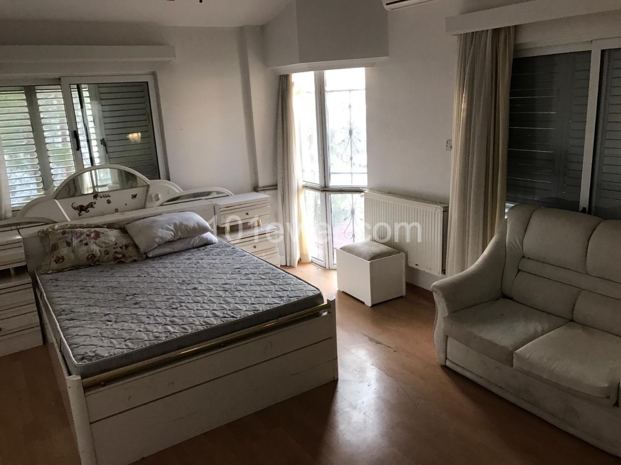 3 bedroom villa in Lefkoşa, Yenişehir ( year upfront, 1 deposut, 1 rent)