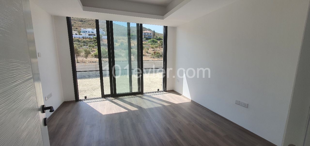 Kyrenia Escape Beach area 4+1 detached villa.Full sea view, pool view...(Equivalent Title Deed)Finished 275,000 STG, they will be finished after 1 year 250,000 STG ** 