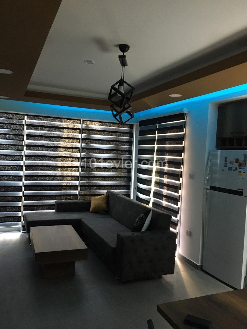 20 temmuz futbol sahası (3 D coffe)   bölgesi yeni daire 2+1 . Full inverter Klima ve full beyaz eşyalı.(bulaşık makinesi dahil)a. Ayrıca 800 stg 2+1 Penthouse