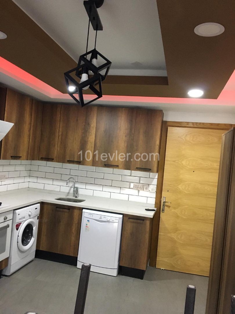 20 temmuz futbol sahası (3 D coffe)   bölgesi yeni daire 2+1 . Full inverter Klima ve full beyaz eşyalı.(bulaşık makinesi dahil)a. Ayrıca 800 stg 2+1 Penthouse