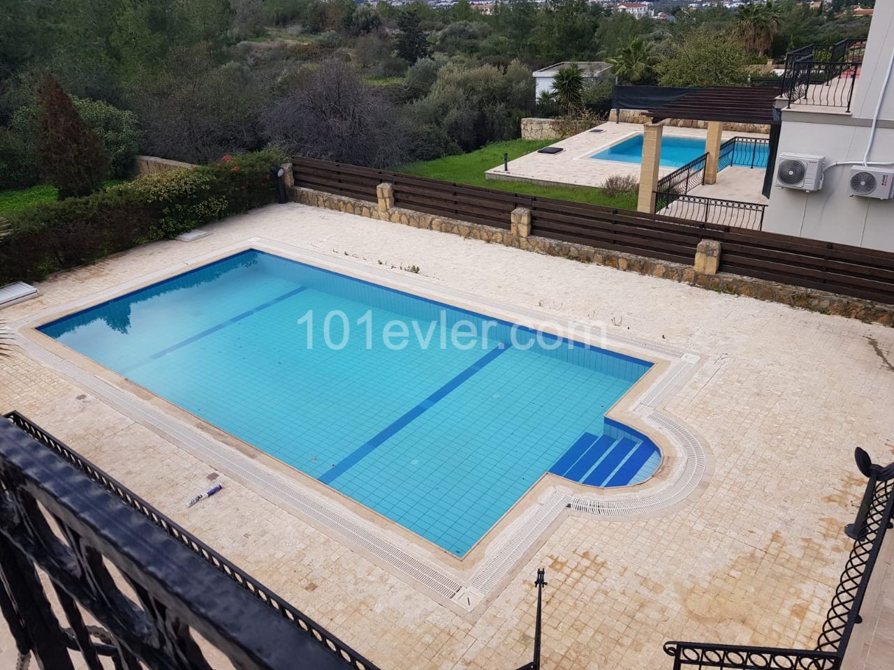 Çatalköy Kyrenia, Sea and mountain view 3 bedroom villa with privet pool.No furniture.