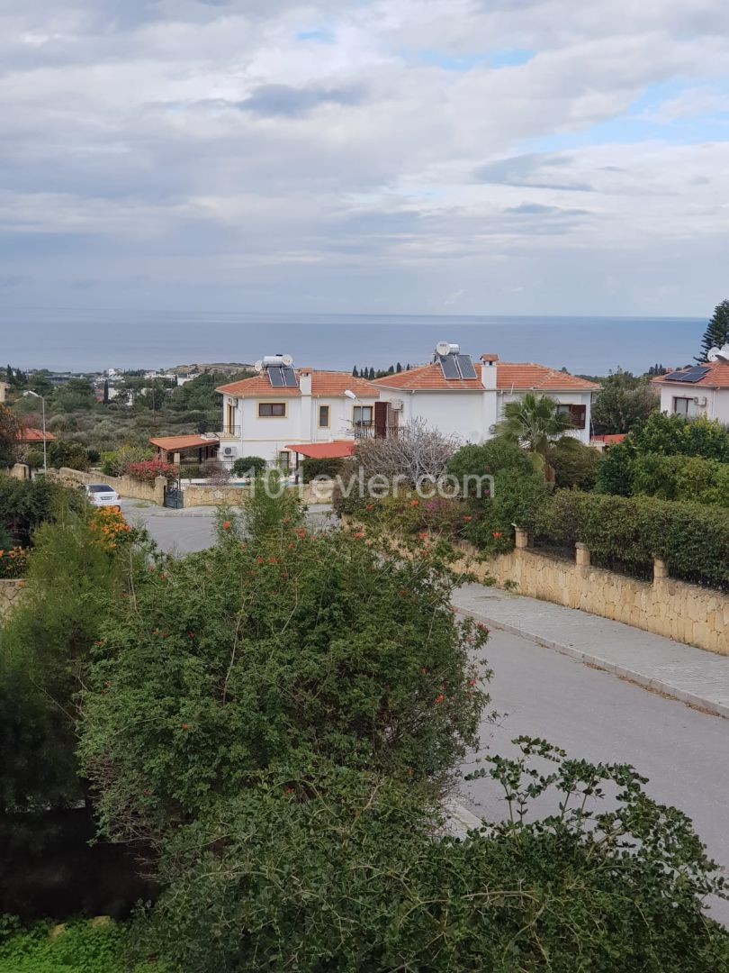 Çatalköy Kyrenia, Sea and mountain view 3 bedroom villa with privet pool.No furniture.