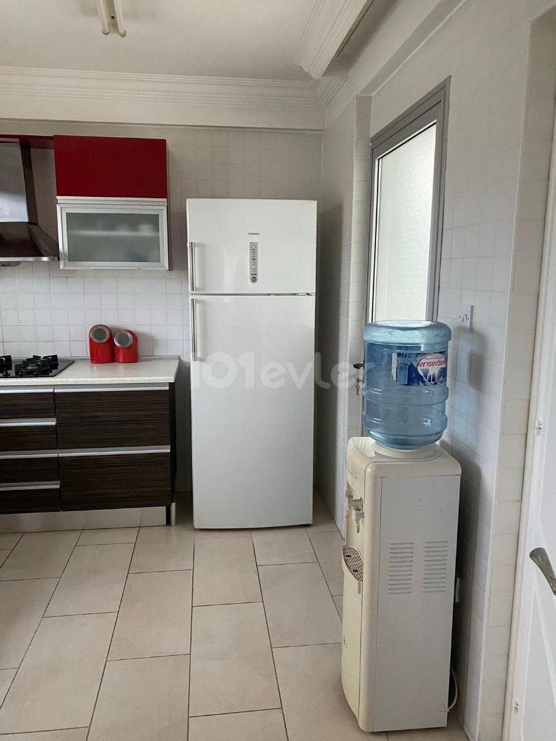 Kyrenia Center Barbaroslar market areaCommercial Office penthouse flat with permission.1 year advance 1 deposit 1k9mission