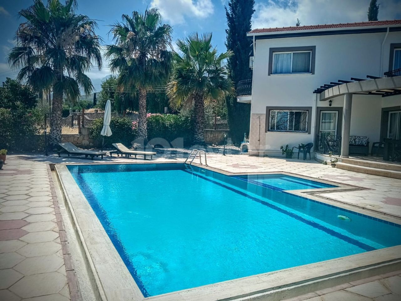 Alsancak Kyrenia, Bergseite, 4 + 1 alle Betten IDAS on suut Villa mit Pool in 750 m2. ** 