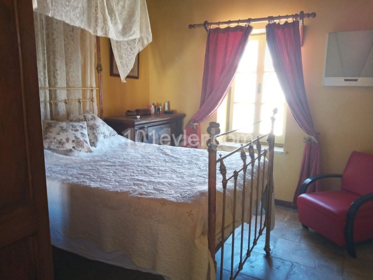 Lapta Village , historical building , 2 bedroom flat, furnished ** 