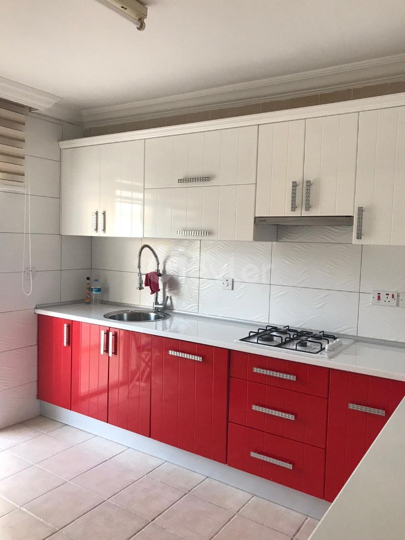 3 bedroom flat with furniture, comond pool and security, fitness center  avilable