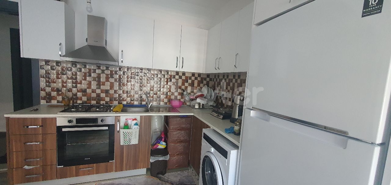 Kyrenia Nusmar market district is located in the prestigious building 1. The apartment has a private indoor garage with a balcony on the floor, a double bathroom with a toilet...Esyal is.(+3000 stg).. .Taxes have been paid. ** 