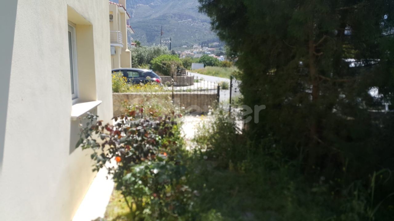 Girne Lapta Sardunya Beach e 300 metre havuzlu villa 3+1 165m2 vergiler ödenmemiş...