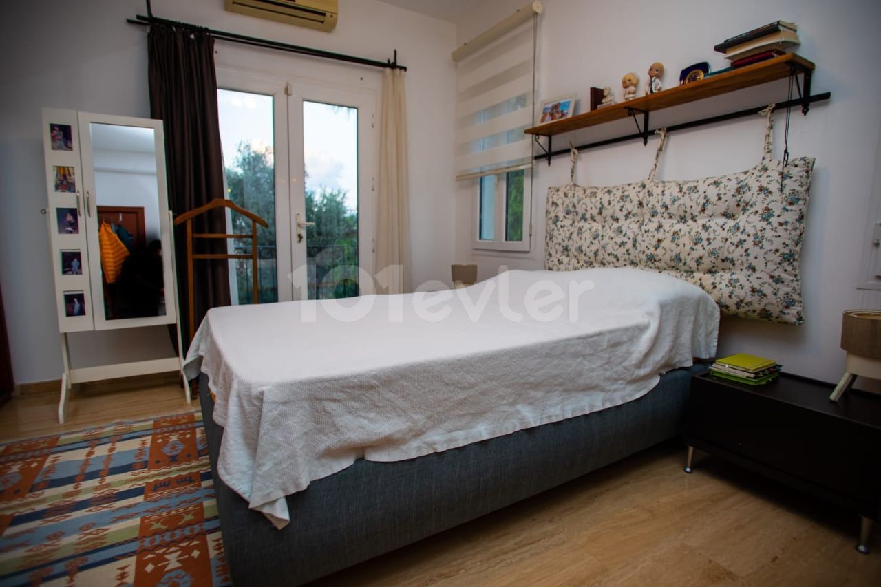 Kyrenia Cratos Hotel region 3 + 1 Villa with basin and garden, fully furnished... ** 