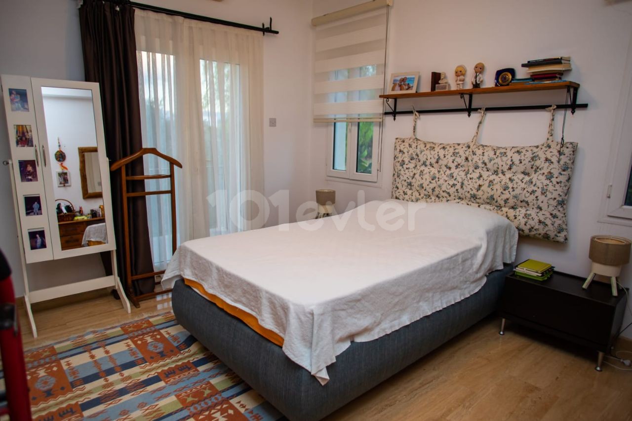 Kyrenia Cratos Hotel region 3 + 1 Villa with basin and garden, fully furnished... ** 