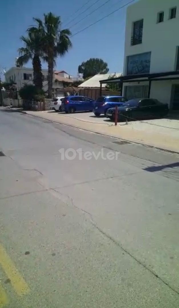 2 dukyan zur Miete auf der belebten Straße in der Nähe der Hauptstraße von Kyrenia Karaoglanoglu.450 und 500 stg ** 