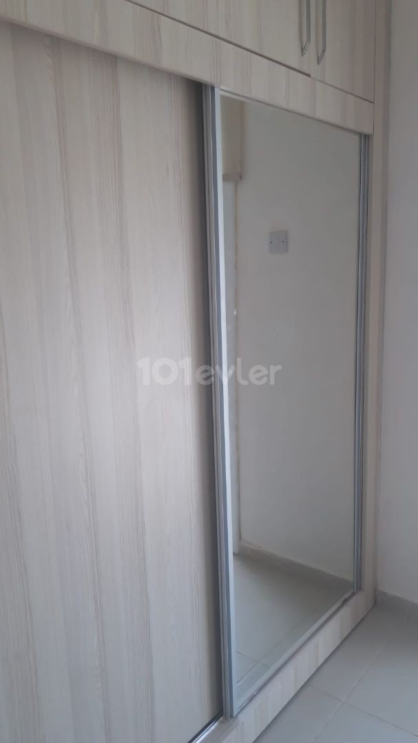 Küçük Kaymaklıda taşınmaya hazır 2+1 lüks Penthouse. 6 ay peşin 10.000 TL deposit 1 komisyon