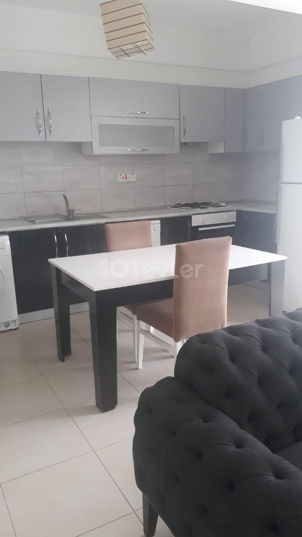 Küçük Kaymaklıda taşınmaya hazır 2+1 lüks Penthouse. 6 ay peşin 10.000 TL deposit 1 komisyon