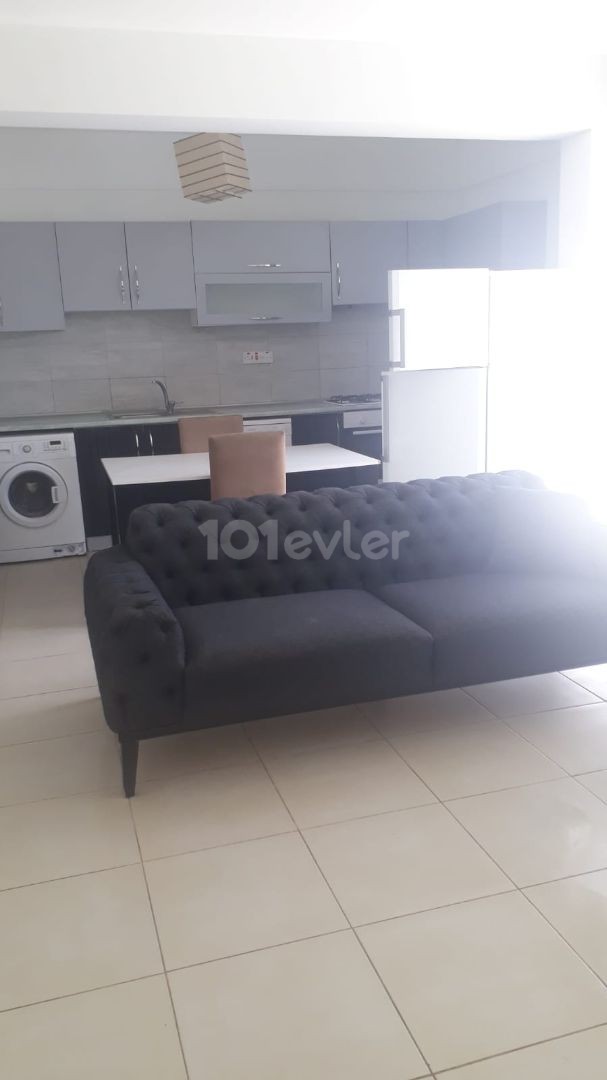 Küçük Kaymaklıda taşınmaya hazır 2+1 lüks Penthouse. 6 ay peşin 10.000 TL deposit 1 komisyon