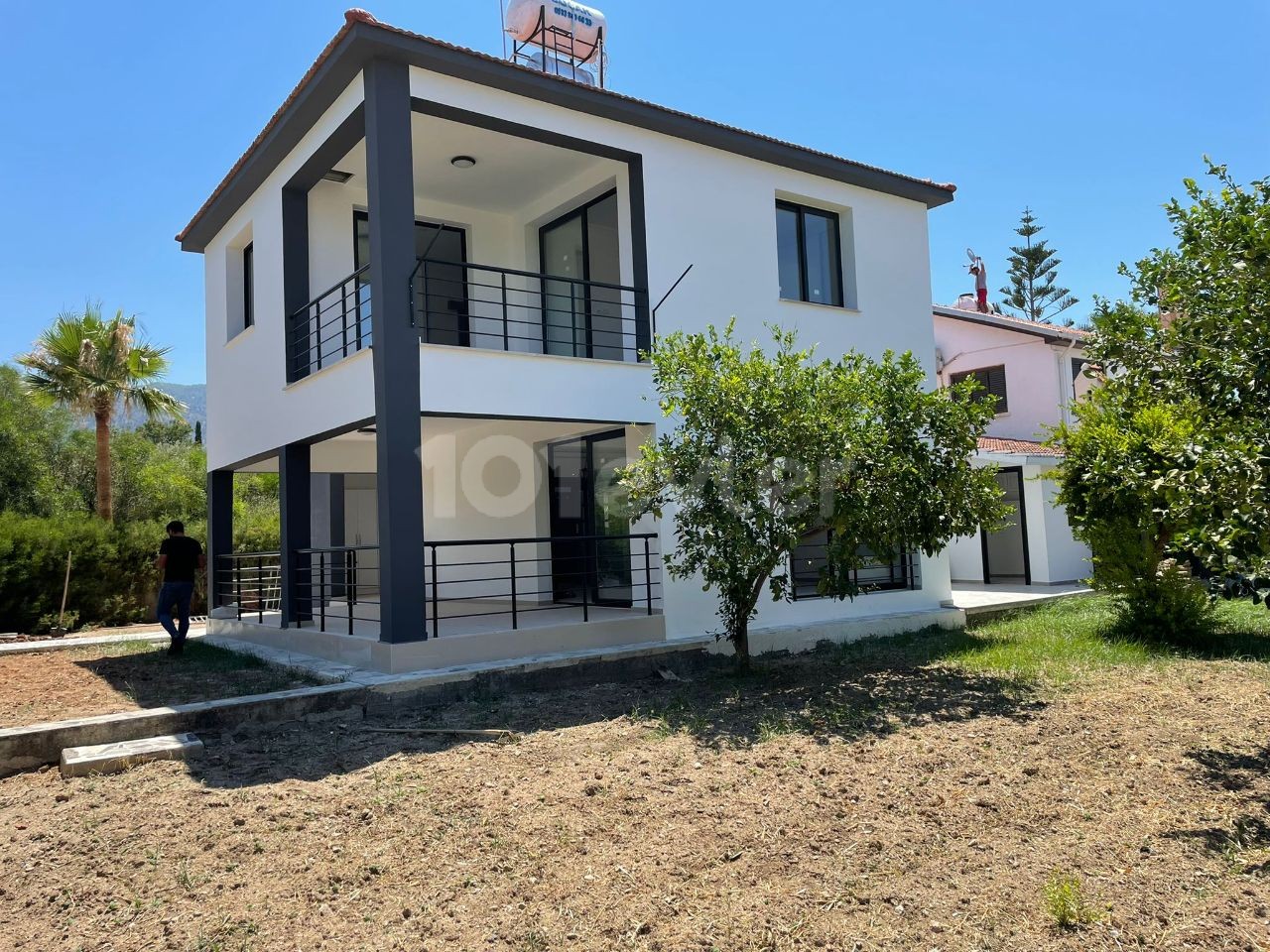 Kyrenia Merit Hotels zone 4 + 1 is a villa for sale with a private garden of 600 m2, which can be 5 + 1 if desired.All taxes have been paid. ** will be fully furnished.