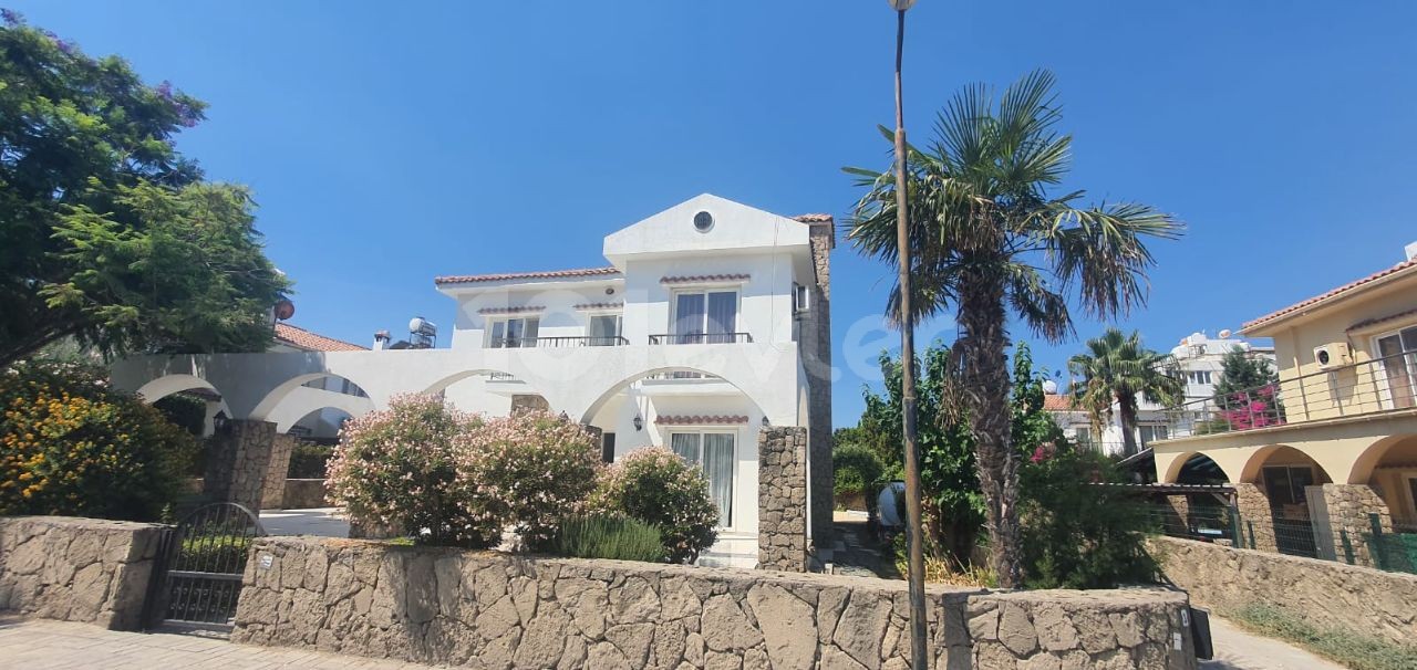 Girne Karaoğlanoğlu Kaya Plazo, kiralık villa 3 , 6 veya 9 ay için