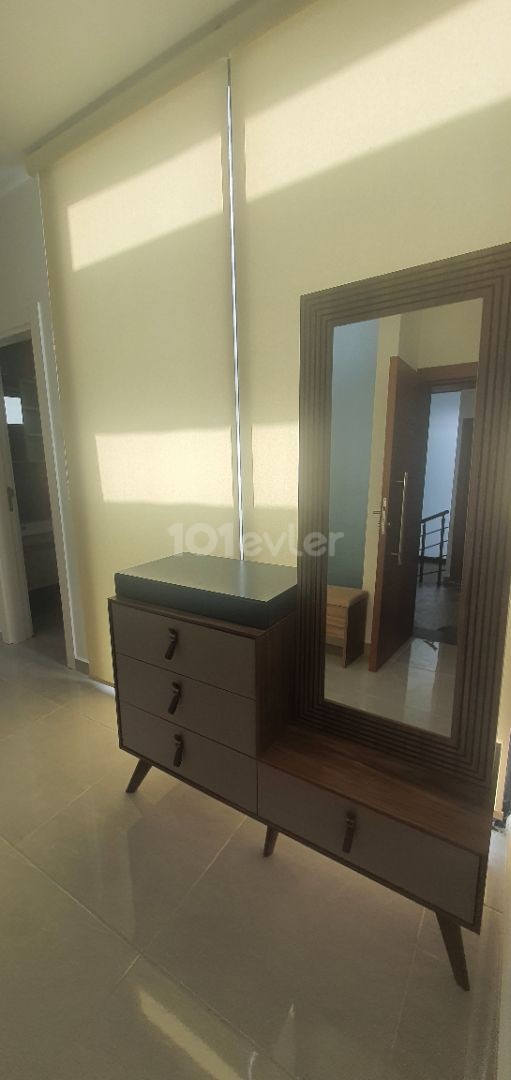 Girne Bellapais ESK  yanıbaşı 2+1 Penthouse, full eşyalı.( en az 6 ay kiralanmalı) 