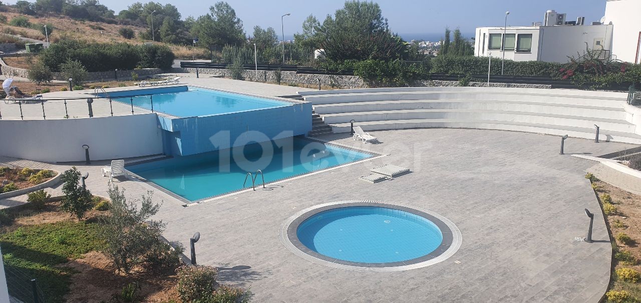 Kyrenia Bellapais ESK yanibasi 2 +1 Penthouse, fully furnished.(must be rented for at least 6 months) ** 