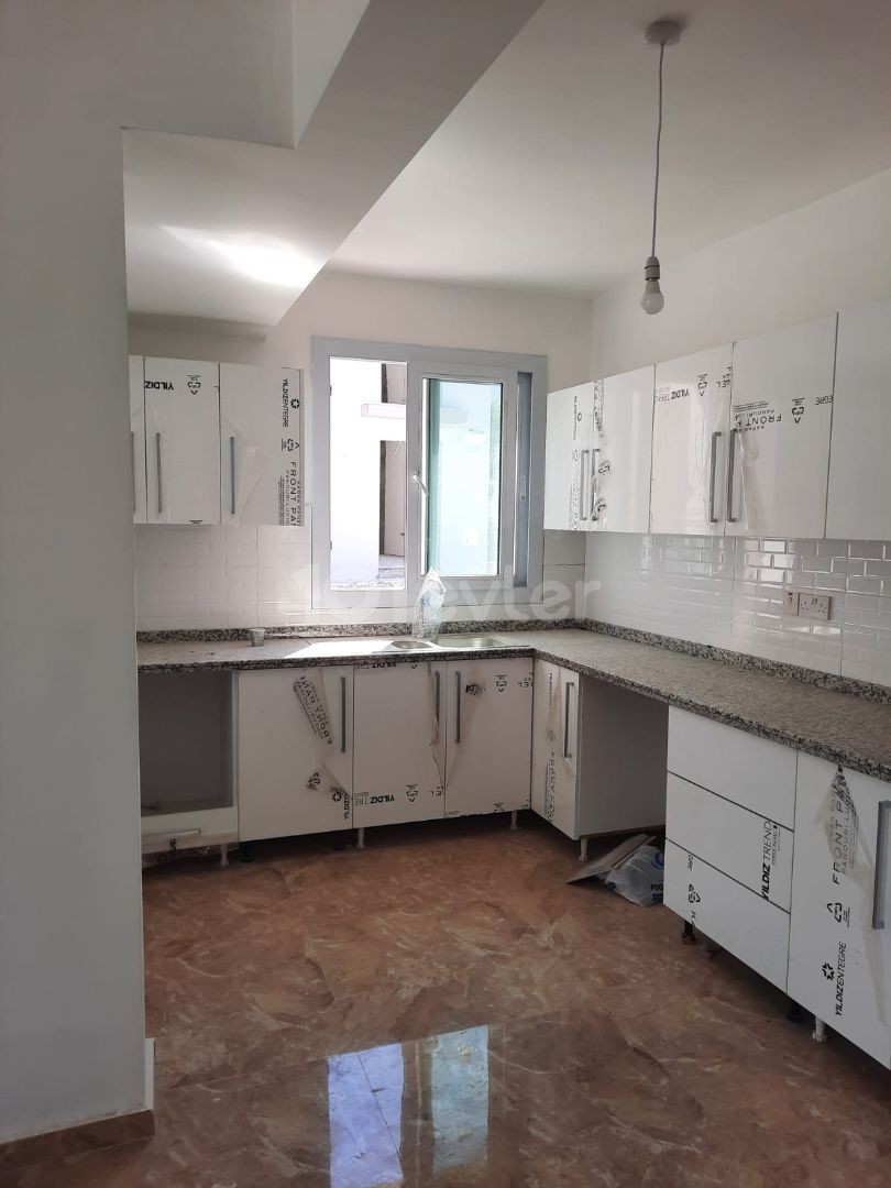 2+1 badroom flat with garden to sale in district Alsancak