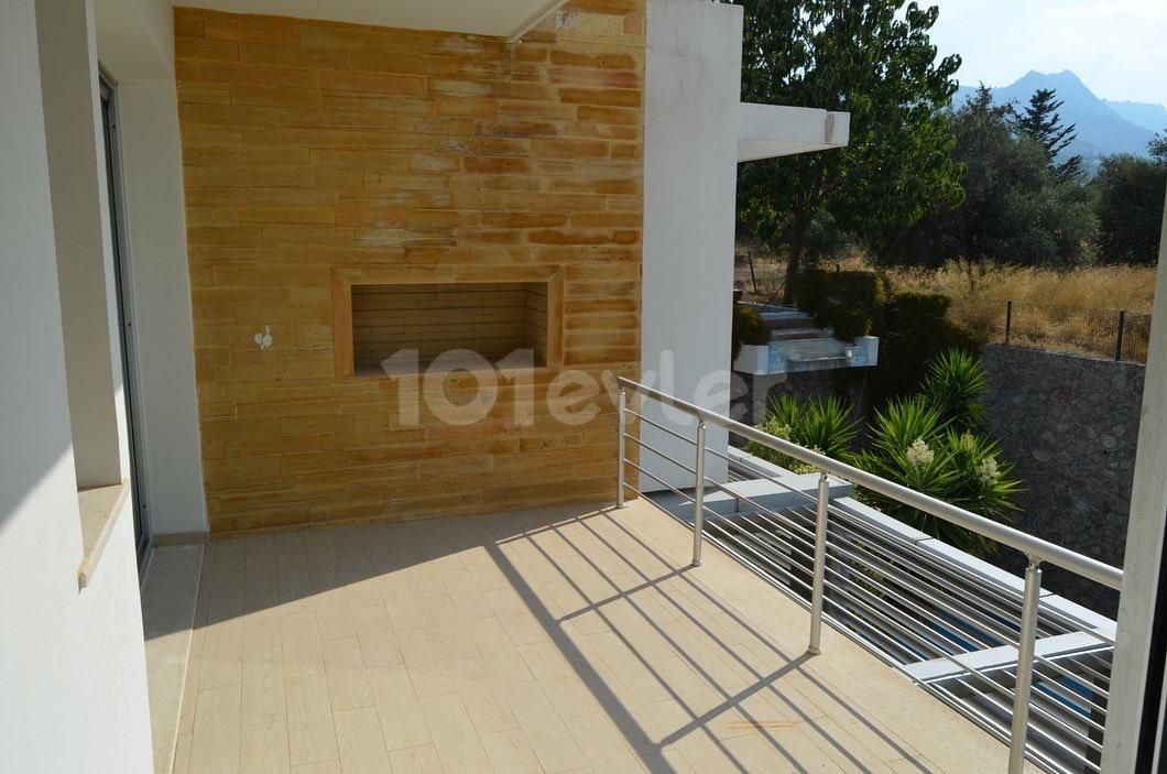 Luxery disingne 3 bedroom flat ...Doğanköy Water garden with pool....( vat not payed) furnished..