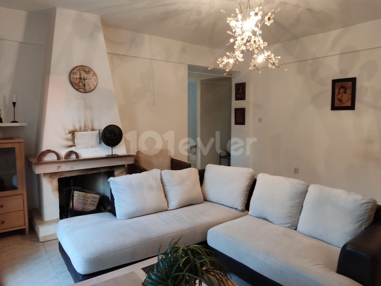 Girne Yeşiltepede havuzlu müstakil , full esyalı villa.(.2deposit 1 kira 1 komisyon)