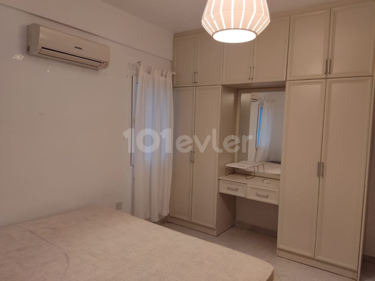 Girne Yeşiltepede havuzlu müstakil , full esyalı villa.(.2deposit 1 kira 1 komisyon)