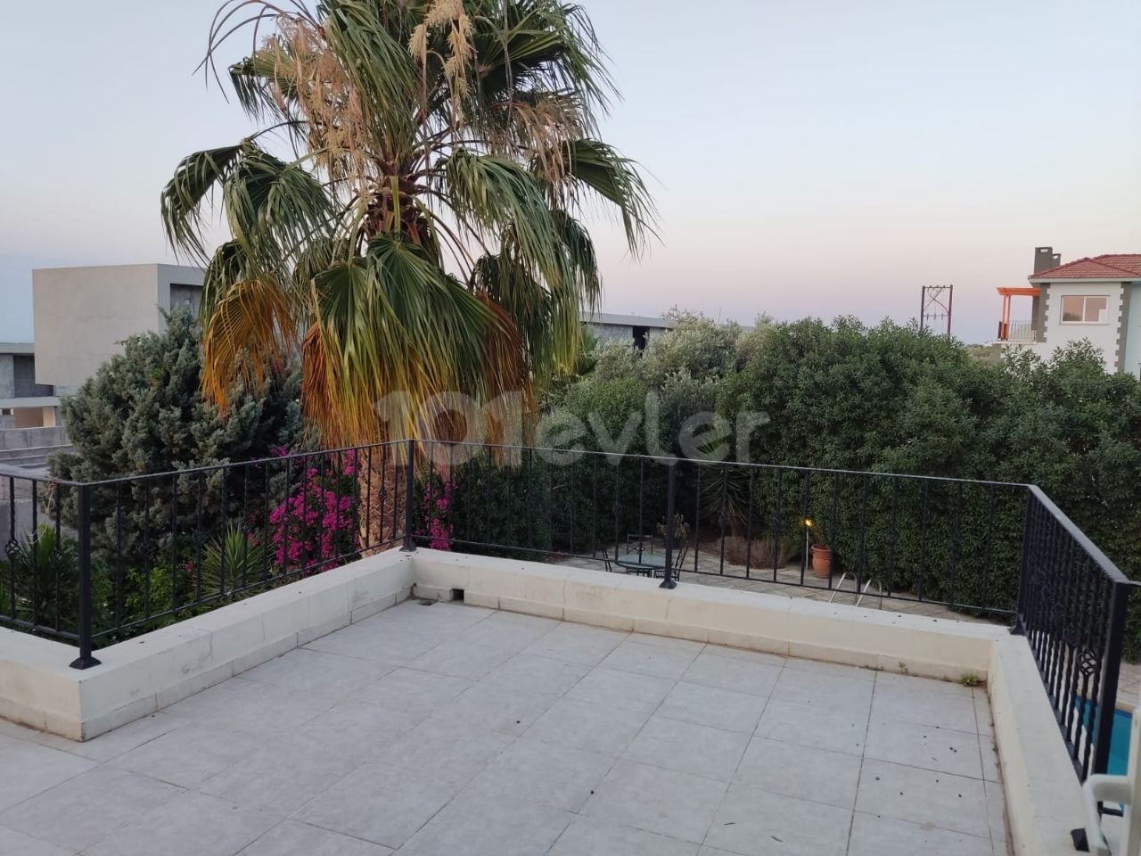 Girne Yeşiltepede havuzlu müstakil , full esyalı villa.(.2deposit 1 kira 1 komisyon)