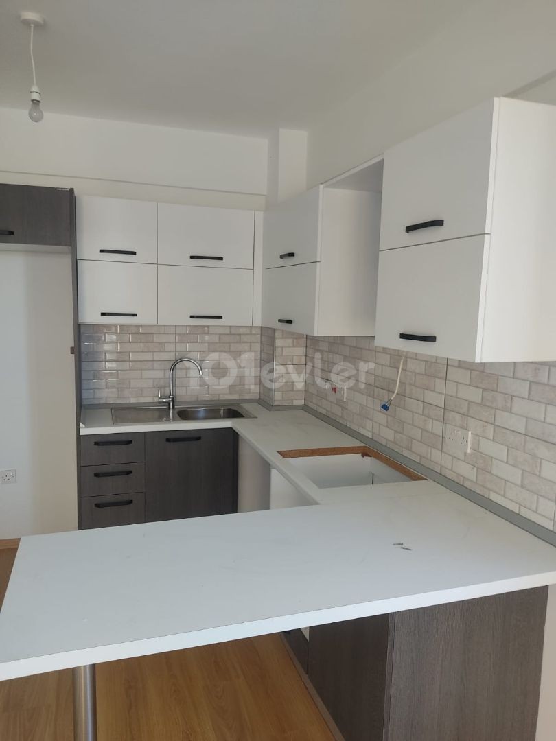 Doğanköy Kavanlar sitesi  1+1  75000 stg  Esyasız vergiler ödenmiş.