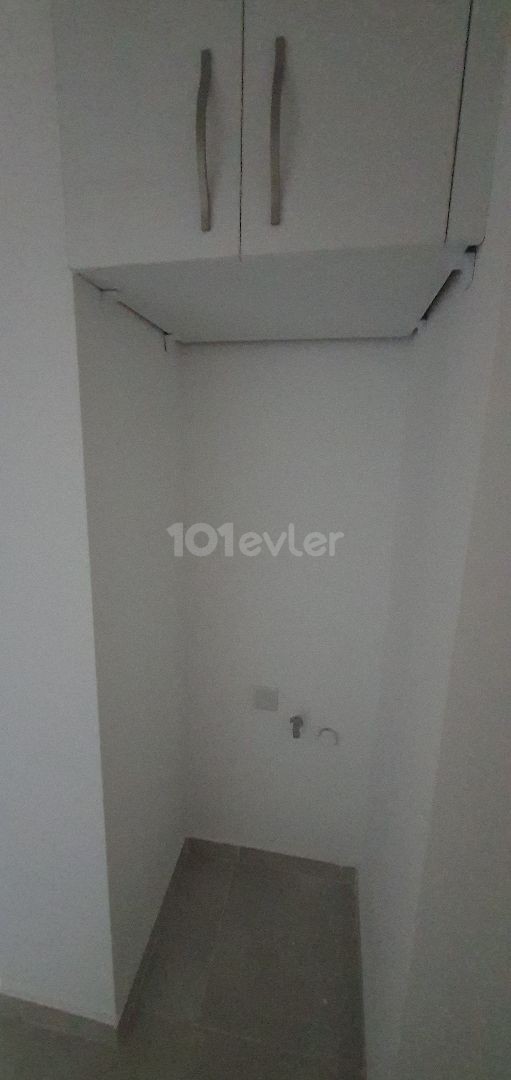 2+1 luxury flat in the center of Kyrenia, Turkish Hearth Club and Barbaroslar market area in a brand new building. VAT unpaid