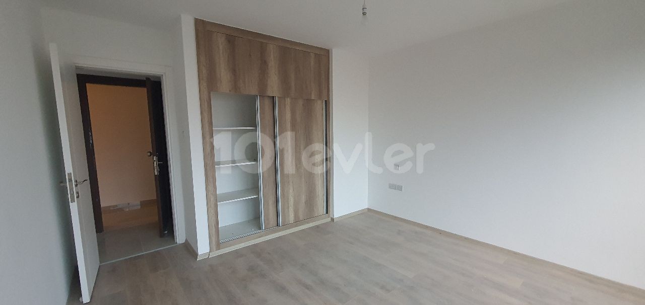 2+1 luxury flat in the center of Kyrenia, Turkish Hearth Club and Barbaroslar market area in a brand new building. VAT unpaid