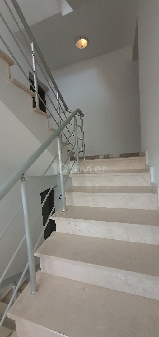 2+1 luxury flat in the center of Kyrenia, Turkish Hearth Club and Barbaroslar market area in a brand new building. VAT unpaid