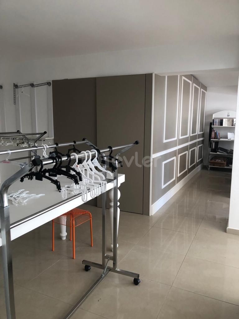 Arbeitsplatz Kaufen Kaufen in Küçük Kaymaklı, Nikosia