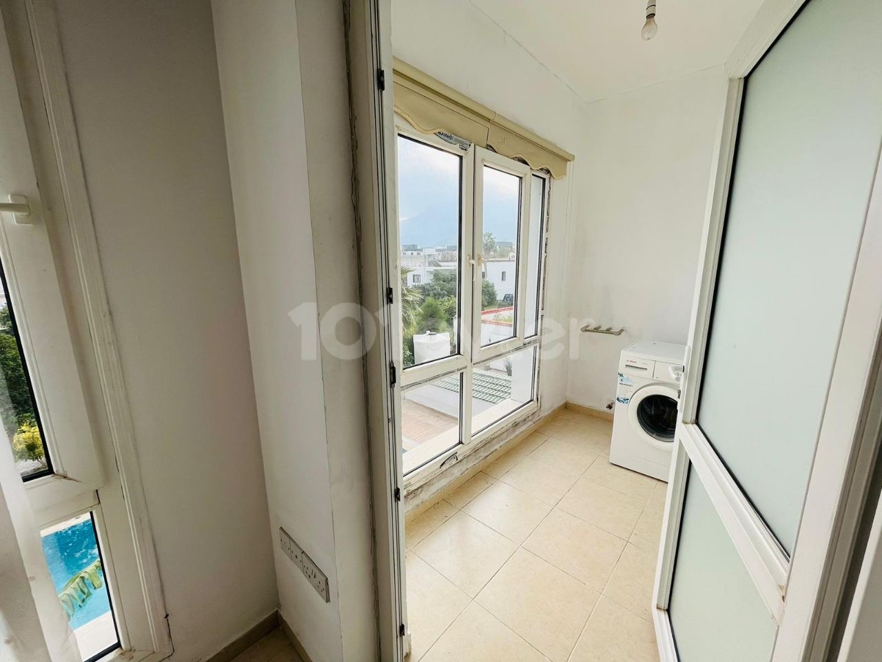 Flat To Rent in Alsancak, Kyrenia