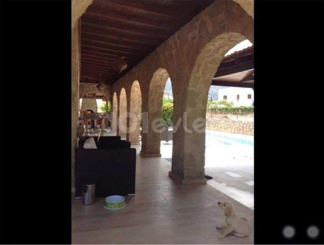 Authentic stone house by the sea in Lapta, Kyrenia. . . Garden with pool. . 