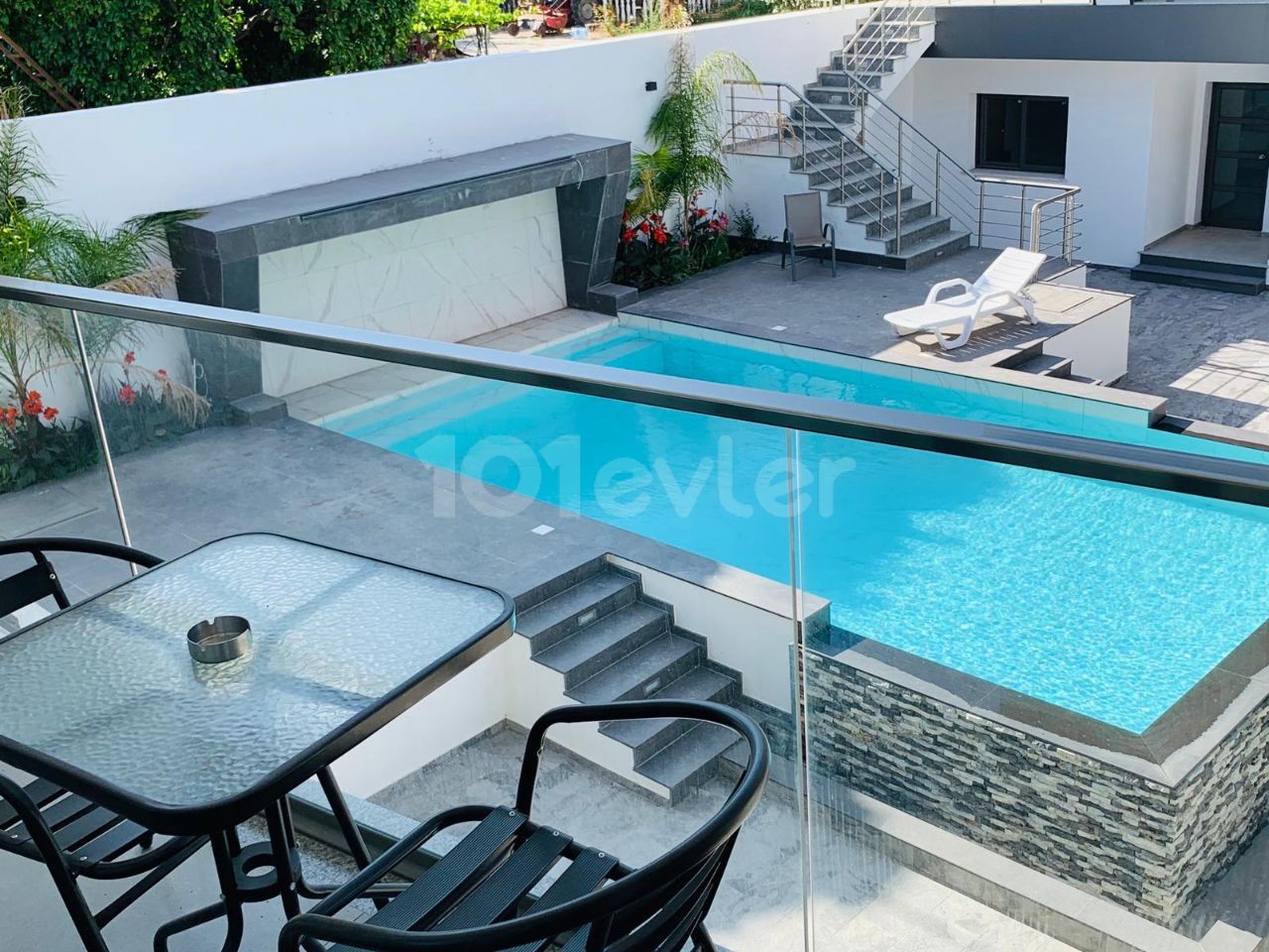 Villa with 600 m2 garden and pool in Alsancak Girne with delivery date June 2023