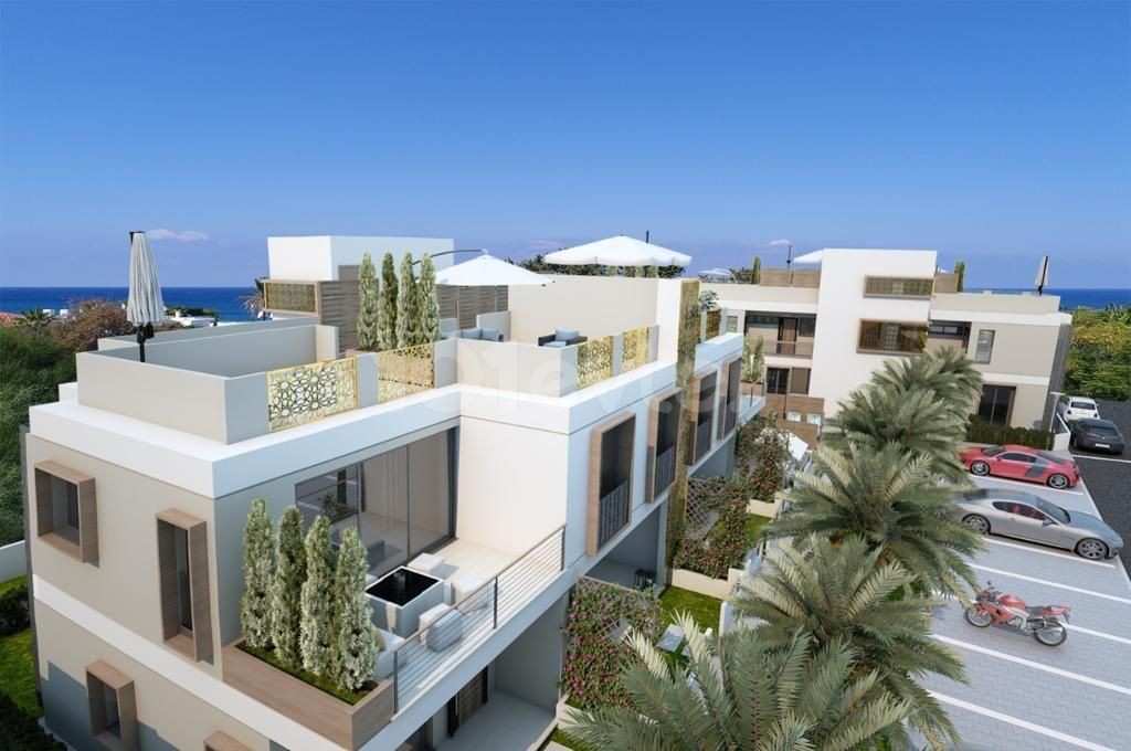 Top floor terraced floor 1+1 65m2 ready to move on the site with pool overlooking the sea. 