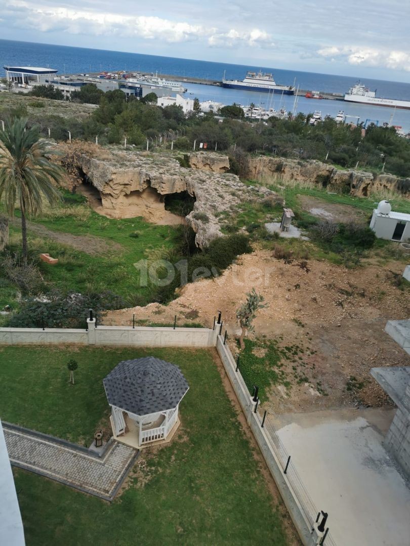 Kyrenia Eziç Penuts Bereich 140 m2 Berg-und Meerblick, 3+1 Wohnung im 3. Komplex mit Pool, Sicherheit zur Verfügung. 