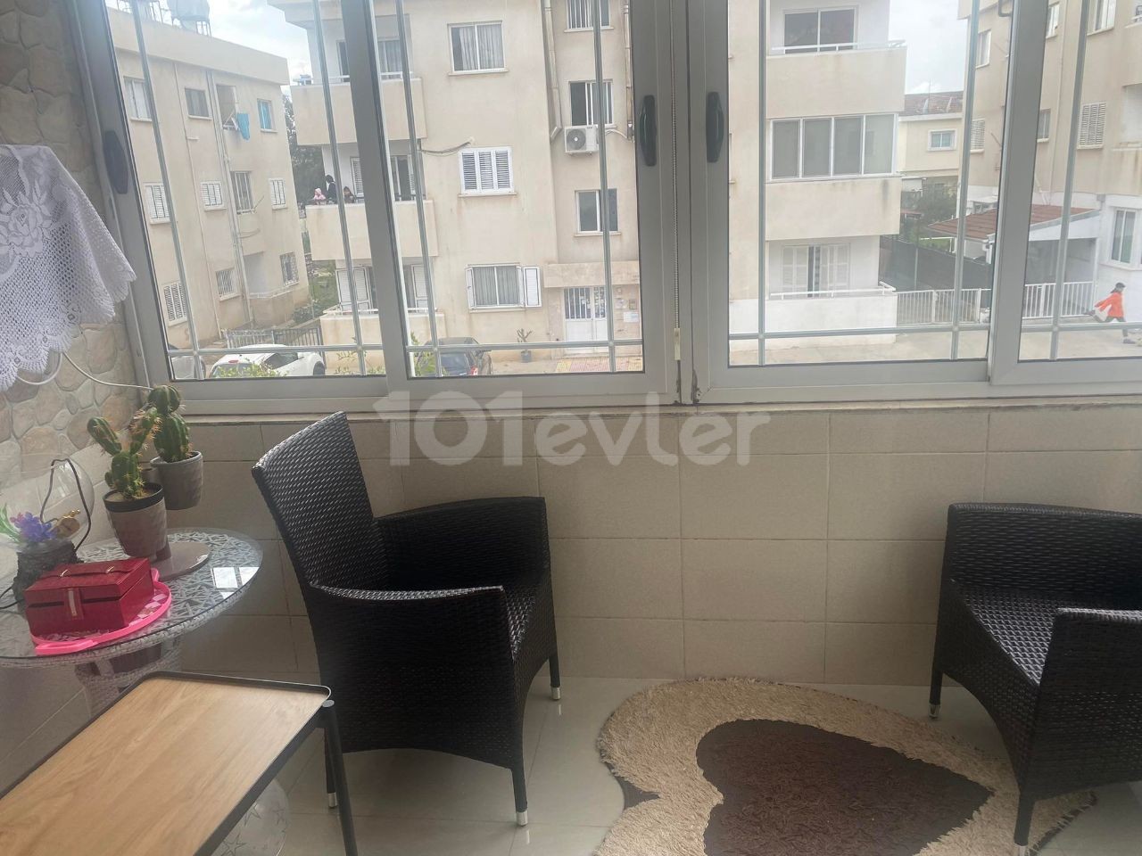 Yenikent Gonyeli municipality building vicinity, middle floor apartment. . 125m2 with Turkish title deed. 