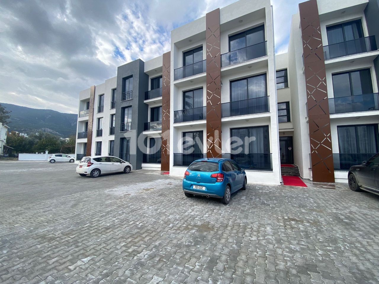 Kyrenia Alsancak 2+1 moderne voll möblierte neue Wohnung ( 2 Kaution 1 Miete 1 Nebenkosten)