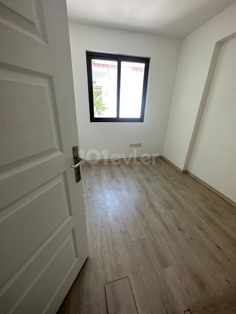 3+1 MEDIUM FLOOR FLAT FOR SALE IN KYRENIA CENTER