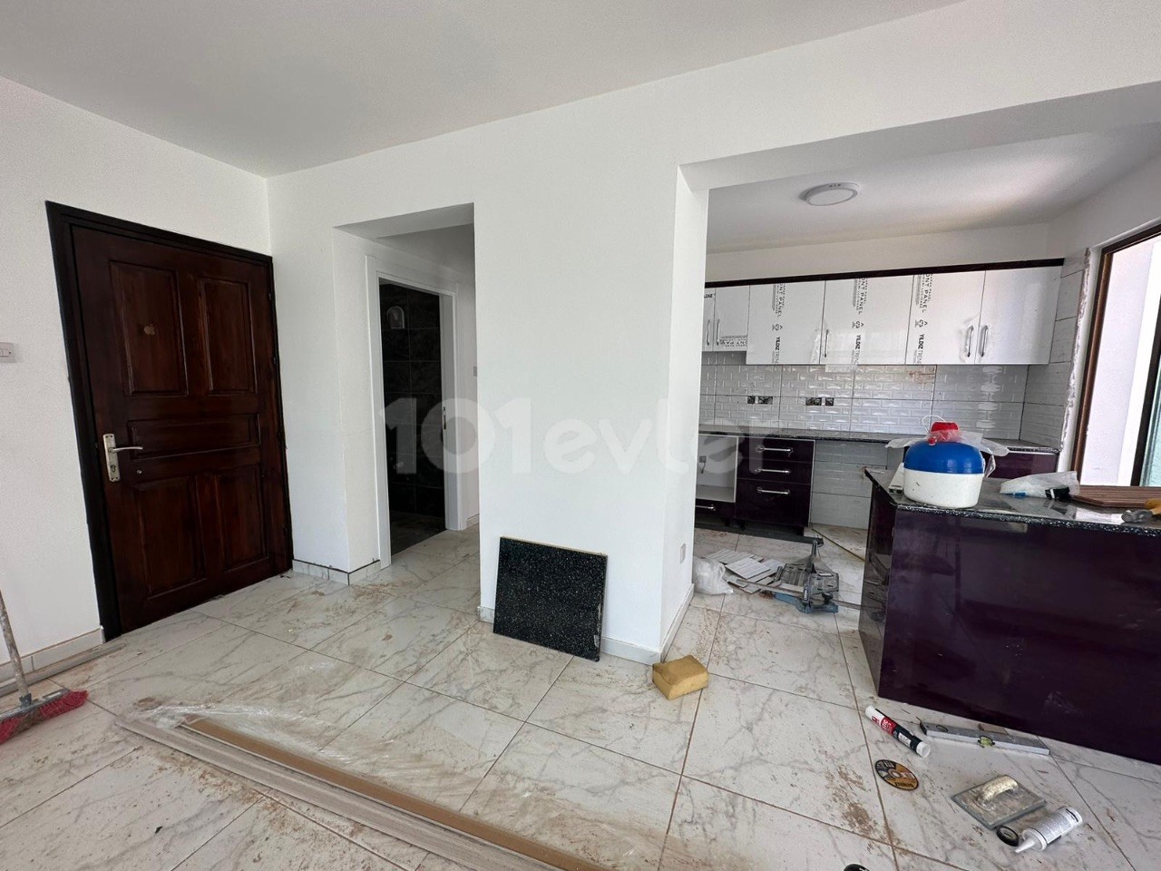 3+1 MEDIUM FLOOR FLAT FOR SALE IN KYRENIA CENTER